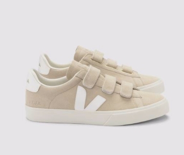 The Commuter Survival Guide (Featuring My Trusty Veja Sneakers NZ)