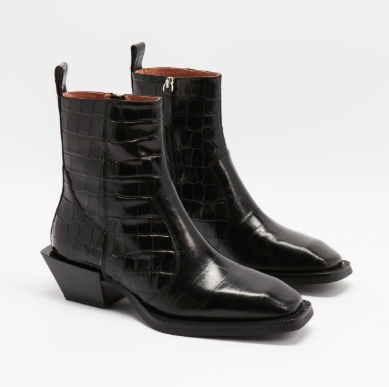 A Little Crush on alias mae canada